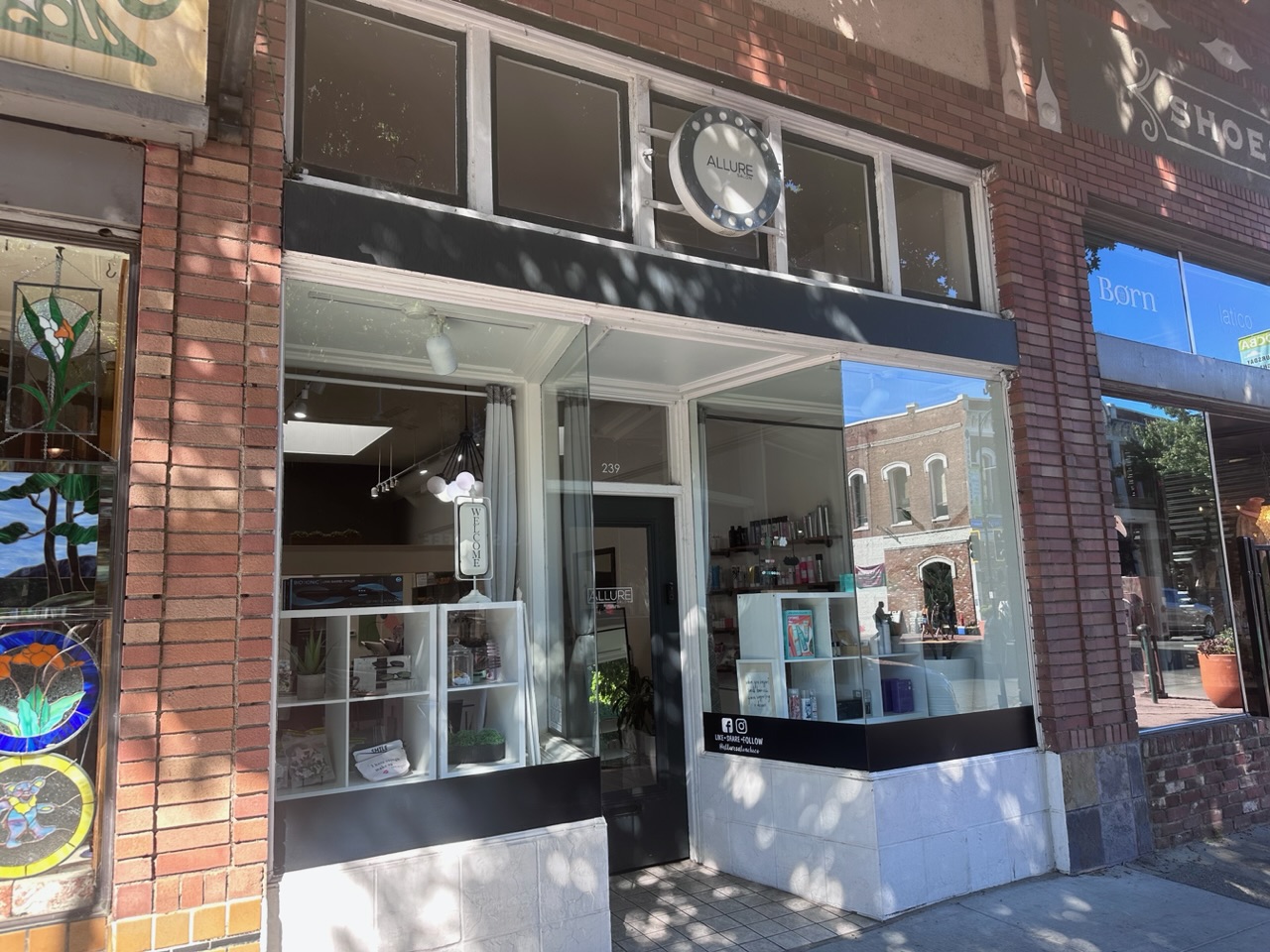 Inside Allure Salon
